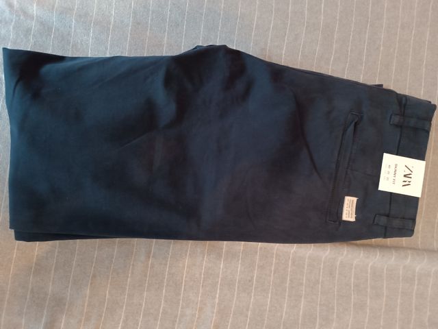 Pantalones Zara Hombre . Talla 40, azul marino.