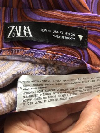 Pantalones Zara estampados, talla como una 36