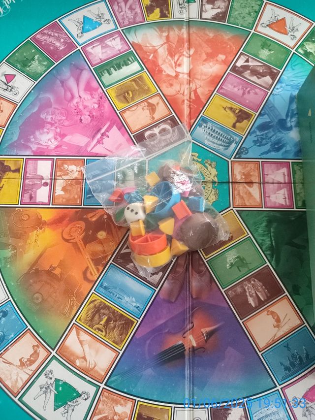 Trivial Pursuit Familiar
