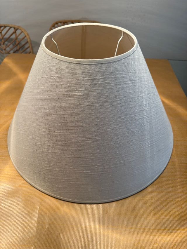 Pantalla lino para lampara. Color crudo.