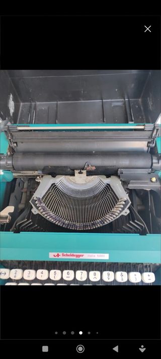 Macchina da scrivere Olivetti Italia 5000