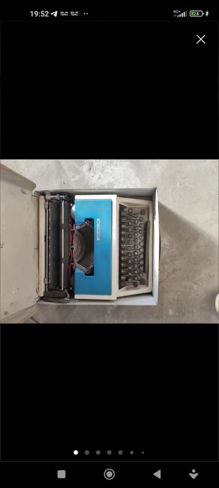 Macchina da scrivere Olivetti Italia 5000