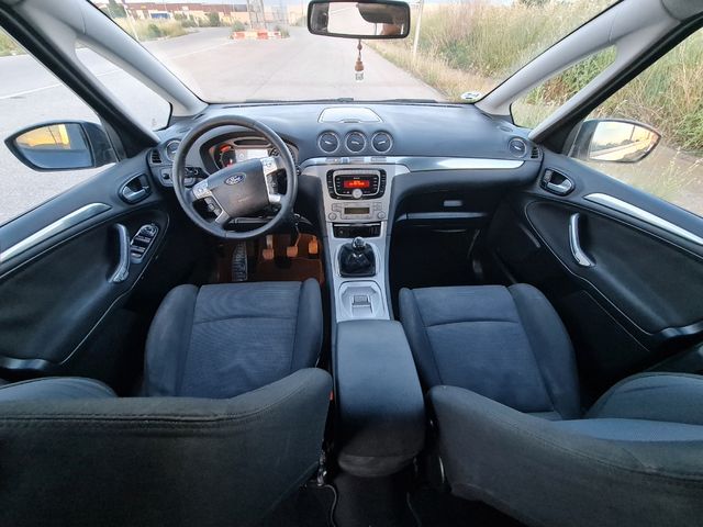 Ford Grand C-MAX 2010