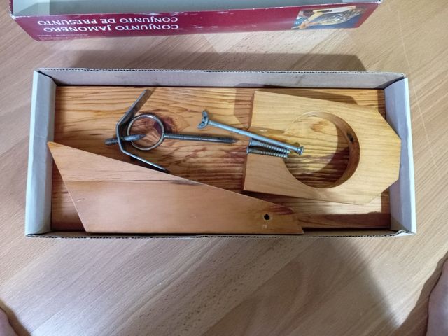 Jamonero de madera Quitín