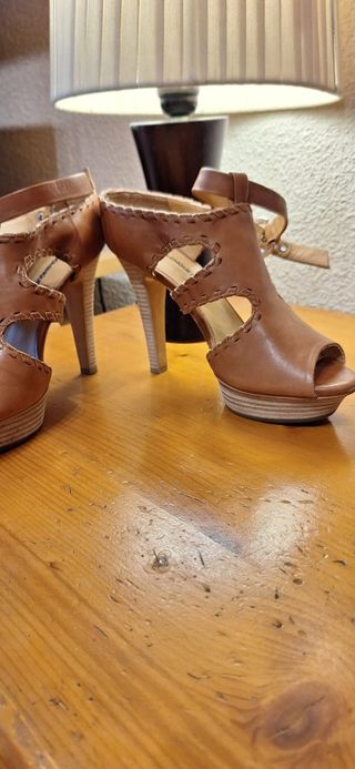 Sandalias Adolfo Domínguez marrones