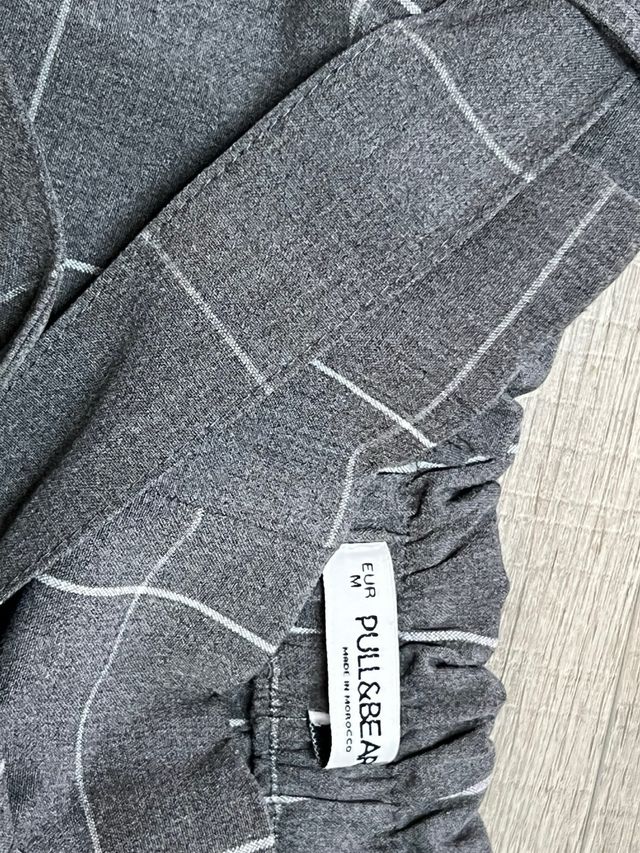 Shorts grises de cuadros Pull&Bear con lazada