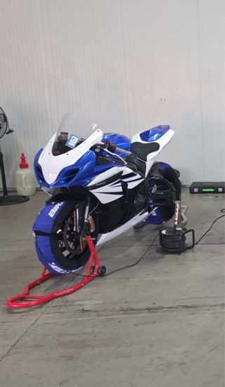 Suzuki gsxr 1000 L4 2014 circuito !!!