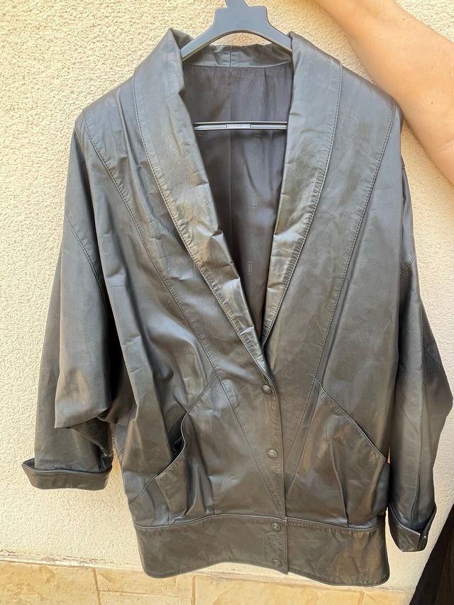 Chaqueta negra piel vintage
