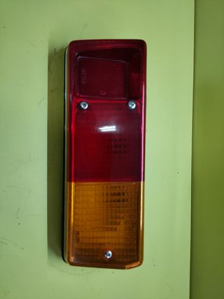 PILOTO TRASERO DERECHO RENAULT 12