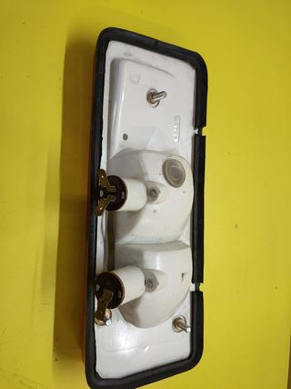 PILOTO TRASERO DERECHO RENAULT 12