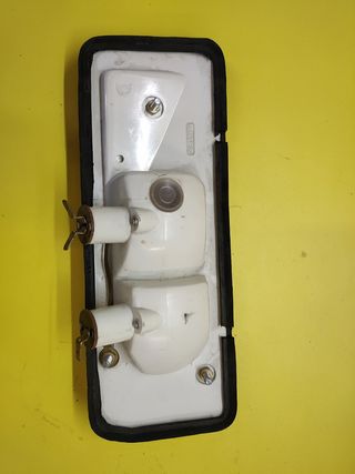 PILOTO TRASERO DERECHO RENAULT 12