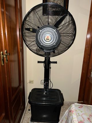 Ventiladores industriales con depósito de agua FM
