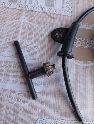 Llave portabrocas y cable taladro
