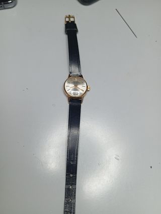 Reloj Gauny dorado mujer