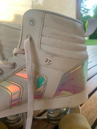 Pattini a rotelle bianchi, num. 37