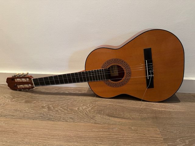 Guitarra Admira Infante