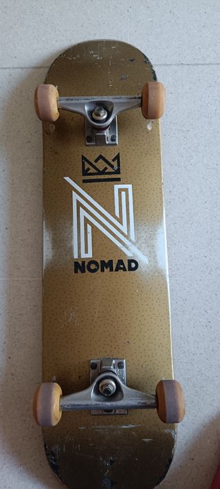 Tabla Skate Nomad usada
