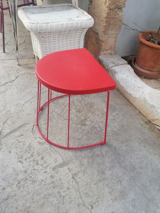 Mesita Ikea roja años 90