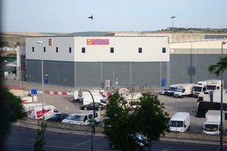 Nikon D3100 + objetivo 18-55mm