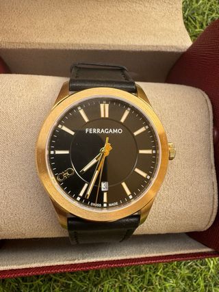 Reloj Salvatore Ferragamo - Negro y Dorado