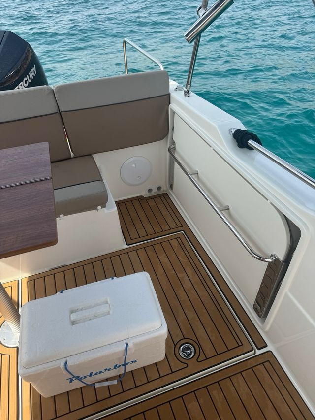 Barco Quicksilver 755 sundey. mayo 2024.