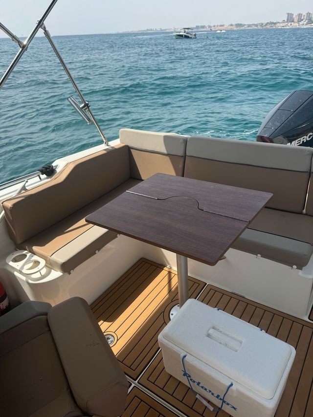 Barco Quicksilver 755 sundey. mayo 2024.