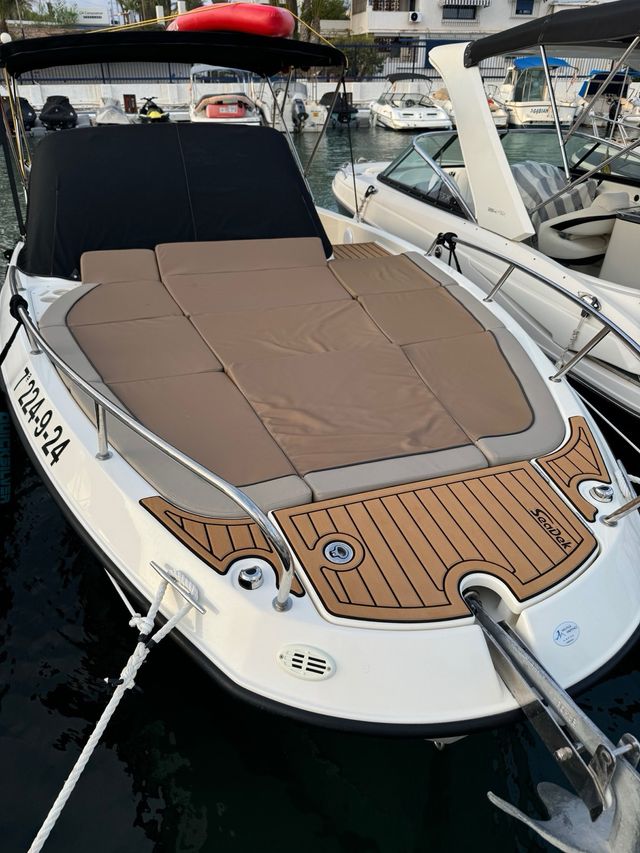 Barco Quicksilver 755 sundey. mayo 2024.