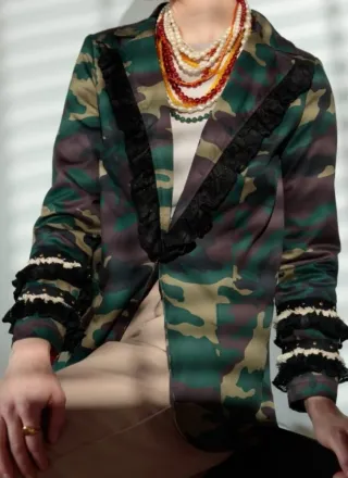 Chaqueta militar con estampado nueva sin etiqueta