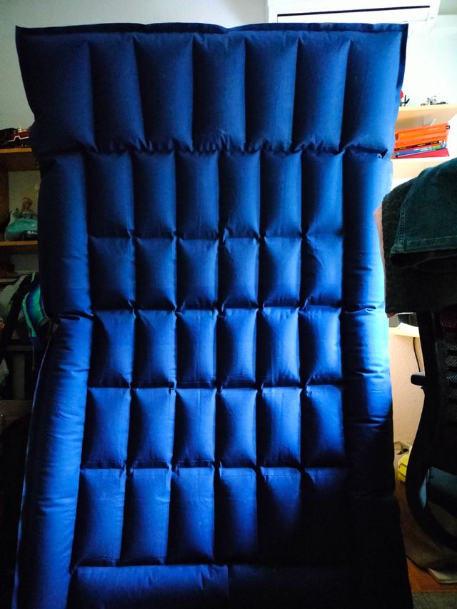 Colchoneta inflable azul