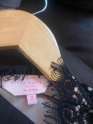 Vestido Ted Baker negro elegante