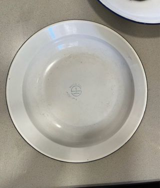 3 Platos antiguos metal/porcelana