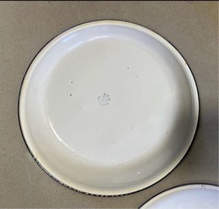 3 Platos antiguos metal/porcelana