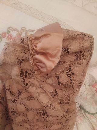 Blusa beige encaje