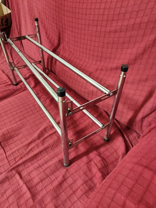 Zapatero metálico extensible