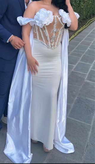 Vestidos fiesta:blanco y azul son 2