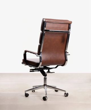 Silla oficina estilo Eames de piel