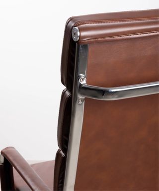 Silla oficina estilo Eames de piel