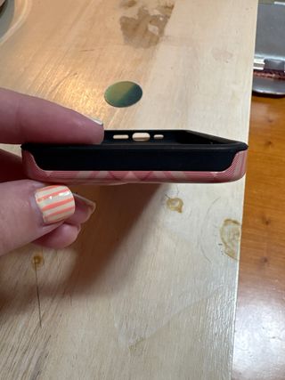 Fundas iPhone 15: Cuadros rosa