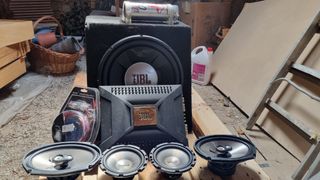 Equipo música coche JBL
