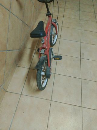 Bicicleta niño pequeña roja