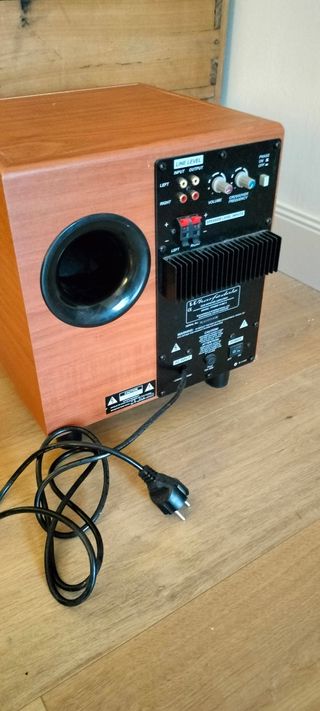 Altavoces Wharfedale 5.1 con subwoofer