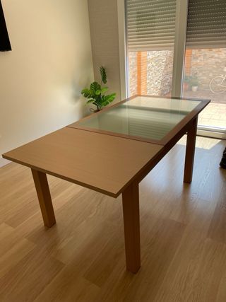 Mesa cristal y madera, extensible.