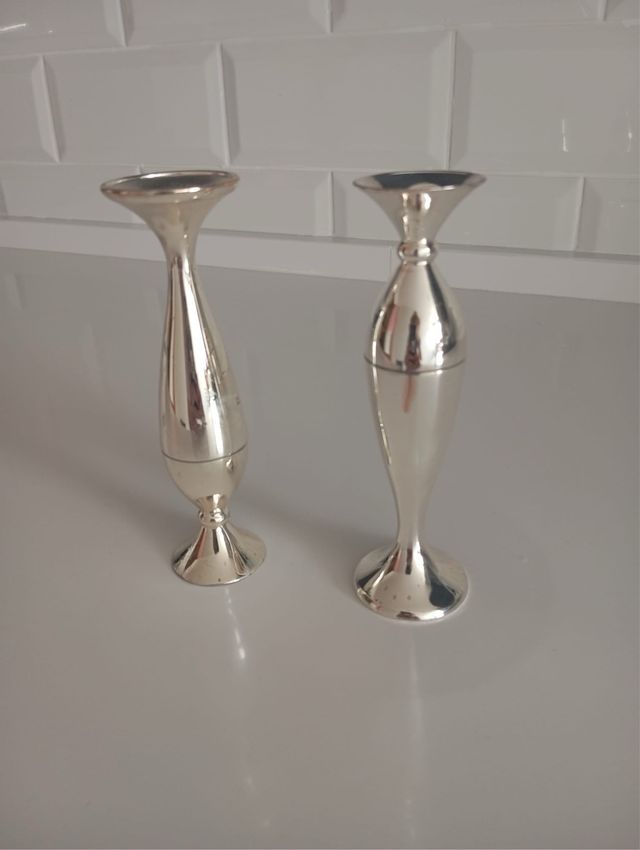 Jarrones metalicos plateados 14cm