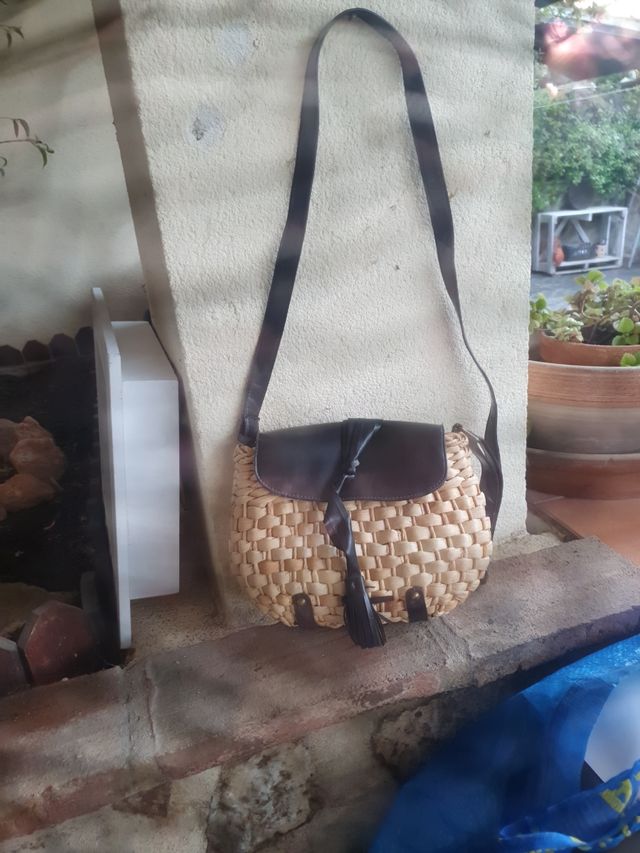 Bolso mimbre beige y marrón