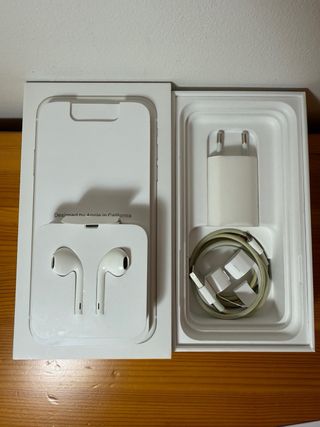 iPhone 11 Blanco 128GB + Fundas y accesorios