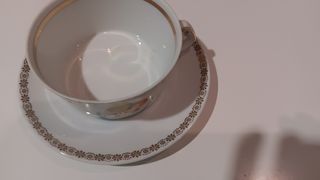 Taza y plato comunión porcelana