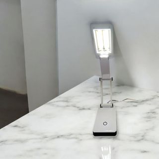 Lámpara escritorio LED blanca