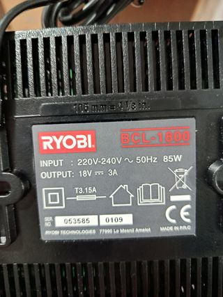 Cargador Ryobi 18V ONE+ (1,4Ah)