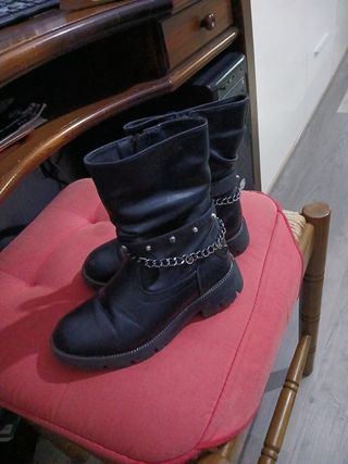 Stivaletti bimba neri con catena