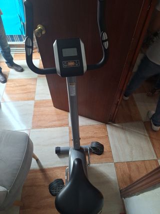 Bicicleta estática ejercicio
